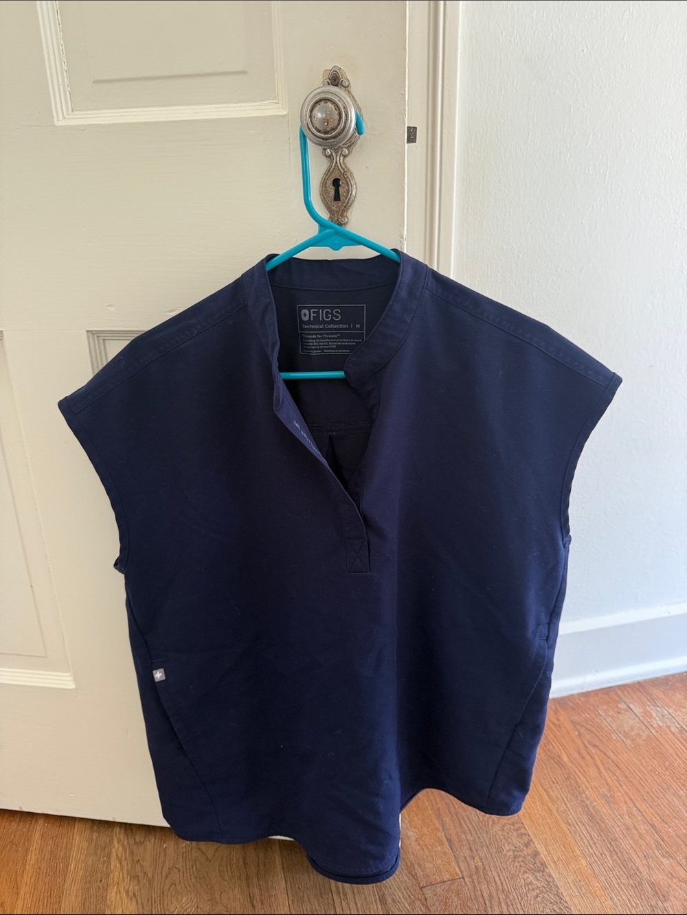 FIGS Navy Rafaela Top M